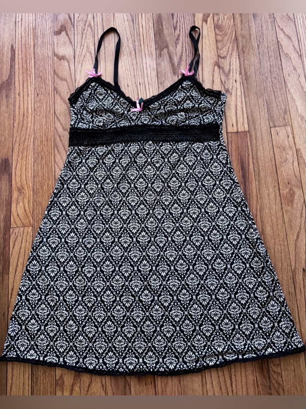 Laura Ashley Women’s Knit Lace Trim Sleep Dress – Black & White – Size M
